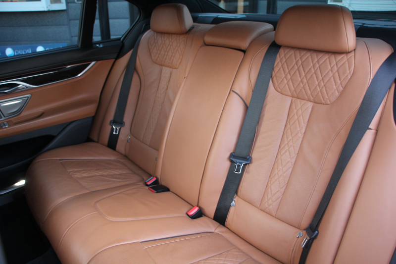 BMW 7シリーズ 740i Mｽﾎﾟｰﾂ 真珠色 ﾚｰｻﾞｰﾗｲﾄ ｻﾝﾙｰﾌ ｺﾆｬｯｸﾚｻﾞｰ ﾏｯｻｰｼﾞ&ﾍﾞﾝﾁﾚｰｼｮﾝ 追従ACC HUD ﾀｯﾁ画面HDDﾅﾋﾞTV 360度ｶﾒﾗ 全ﾄﾞｱｿﾌﾄｸﾛｰｽﾞ20AW 全席ﾋｰﾀｰ ｽﾃｱﾘﾝｸﾞｻﾎﾟｰﾄ ｵｰﾄﾊｲﾋﾞｰﾑ 2年保証