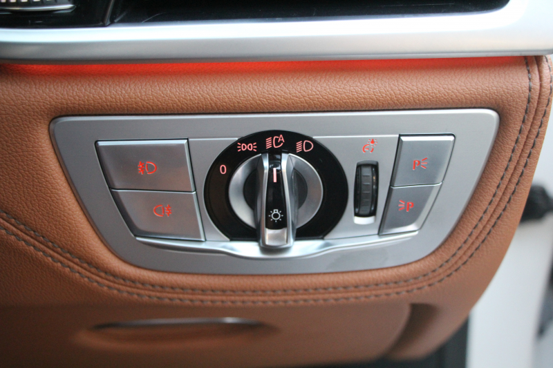 BMW 7シリーズ 740i Mｽﾎﾟｰﾂ 真珠色 ﾚｰｻﾞｰﾗｲﾄ ｻﾝﾙｰﾌ ｺﾆｬｯｸﾚｻﾞｰ ﾏｯｻｰｼﾞ&ﾍﾞﾝﾁﾚｰｼｮﾝ 追従ACC HUD ﾀｯﾁ画面HDDﾅﾋﾞTV 360度ｶﾒﾗ 全ﾄﾞｱｿﾌﾄｸﾛｰｽﾞ20AW 全席ﾋｰﾀｰ ｽﾃｱﾘﾝｸﾞｻﾎﾟｰﾄ ｵｰﾄﾊｲﾋﾞｰﾑ 2年保証