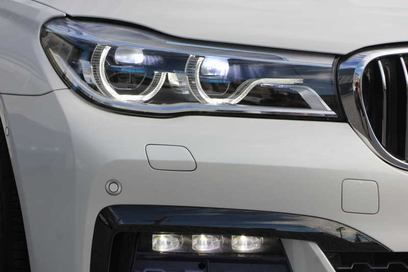 BMW 7シリーズ 740i Mｽﾎﾟｰﾂ 真珠色 ﾚｰｻﾞｰﾗｲﾄ ｻﾝﾙｰﾌ ｺﾆｬｯｸﾚｻﾞｰ ﾏｯｻｰｼﾞ&ﾍﾞﾝﾁﾚｰｼｮﾝ 追従ACC HUD ﾀｯﾁ画面HDDﾅﾋﾞTV 360度ｶﾒﾗ 全ﾄﾞｱｿﾌﾄｸﾛｰｽﾞ20AW 全席ﾋｰﾀｰ ｽﾃｱﾘﾝｸﾞｻﾎﾟｰﾄ ｵｰﾄﾊｲﾋﾞｰﾑ 2年保証