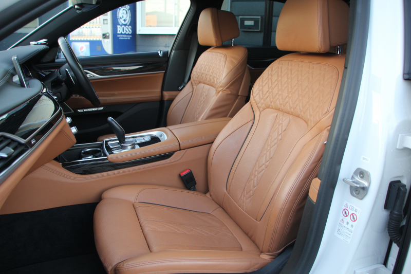 BMW 7シリーズ 740i Mｽﾎﾟｰﾂ 真珠色 ﾚｰｻﾞｰﾗｲﾄ ｻﾝﾙｰﾌ ｺﾆｬｯｸﾚｻﾞｰ ﾏｯｻｰｼﾞ&ﾍﾞﾝﾁﾚｰｼｮﾝ 追従ACC HUD ﾀｯﾁ画面HDDﾅﾋﾞTV 360度ｶﾒﾗ 全ﾄﾞｱｿﾌﾄｸﾛｰｽﾞ20AW 全席ﾋｰﾀｰ ｽﾃｱﾘﾝｸﾞｻﾎﾟｰﾄ ｵｰﾄﾊｲﾋﾞｰﾑ 2年保証