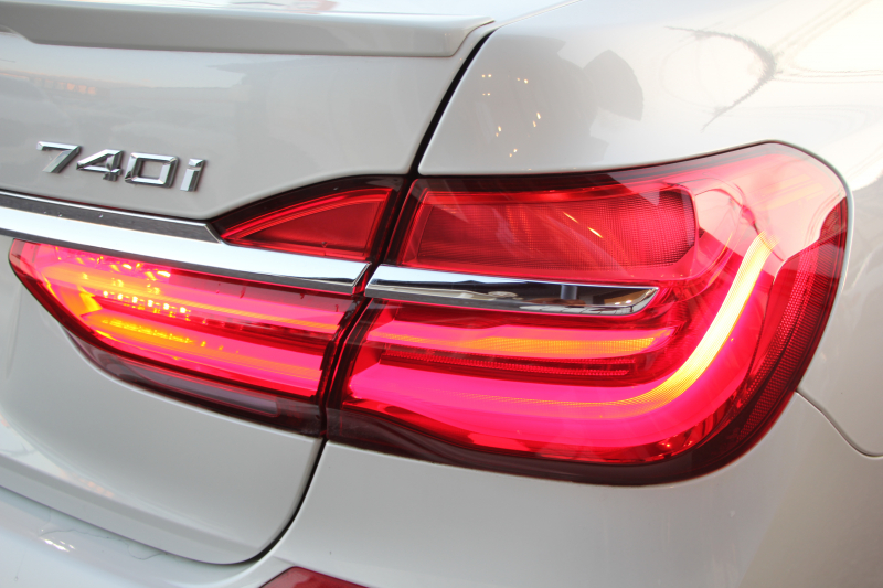 BMW 7シリーズ 740i Mｽﾎﾟｰﾂ 真珠色 ﾚｰｻﾞｰﾗｲﾄ ｻﾝﾙｰﾌ ｺﾆｬｯｸﾚｻﾞｰ ﾏｯｻｰｼﾞ&ﾍﾞﾝﾁﾚｰｼｮﾝ 追従ACC HUD ﾀｯﾁ画面HDDﾅﾋﾞTV 360度ｶﾒﾗ 全ﾄﾞｱｿﾌﾄｸﾛｰｽﾞ20AW 全席ﾋｰﾀｰ ｽﾃｱﾘﾝｸﾞｻﾎﾟｰﾄ ｵｰﾄﾊｲﾋﾞｰﾑ 2年保証