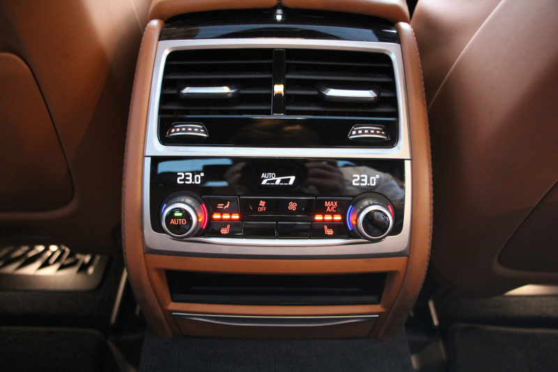 BMW 7シリーズ 740i Mｽﾎﾟｰﾂ 真珠色 ﾚｰｻﾞｰﾗｲﾄ ｻﾝﾙｰﾌ ｺﾆｬｯｸﾚｻﾞｰ ﾏｯｻｰｼﾞ&ﾍﾞﾝﾁﾚｰｼｮﾝ 追従ACC HUD ﾀｯﾁ画面HDDﾅﾋﾞTV 360度ｶﾒﾗ 全ﾄﾞｱｿﾌﾄｸﾛｰｽﾞ20AW 全席ﾋｰﾀｰ ｽﾃｱﾘﾝｸﾞｻﾎﾟｰﾄ ｵｰﾄﾊｲﾋﾞｰﾑ 2年保証