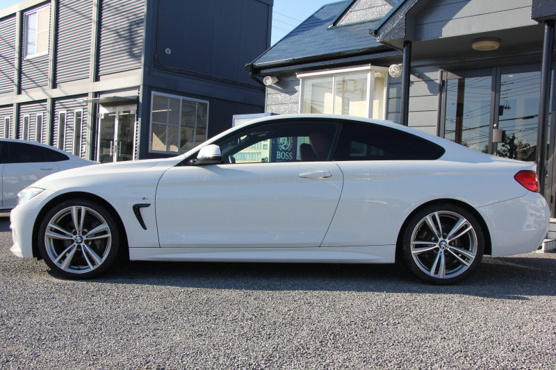 BMW 4シリーズ 435i ｸｰﾍﾟMｽﾎﾟｰﾂ ﾋｰﾀｰ赤革 直6ﾀｰﾎﾞ306馬力 N55B30Aｴﾝｼﾞﾝ LEDﾍｯﾄﾞﾗｲﾄ 追従ACC HUD ｵﾌﾟｼｮﾝ19AW 衝突軽減ﾌﾞﾚｰｷ 車線逸脱警告 歩行者警告 ﾌﾙｾｸﾞTV ﾀｯﾁﾊﾟｯﾄﾞ対応HDDﾅﾋﾞBluetooth接続 ｽﾏｰﾄｷｰ ﾊﾟﾄﾞﾙｼﾌﾄ 2年保証