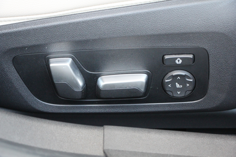 BMW 3シリーズ 330i Mｽﾎﾟｰﾂ ｲﾉﾍﾞｰｼｮﾝ&ﾊｲﾗｲﾝ 1ｵ-ﾅ 高出力 258馬力 ﾚｰｻﾞｰﾗｲﾄ HUD ｼﾞｪｽﾁｬｰC ﾋｰﾀｰ付ﾍﾞｰｼﾞｭﾚｻﾞｰ ﾗﾝﾊﾞｰｻﾎﾟｰﾄ ﾌﾙｾｸﾞTV Pｱｼｽﾄﾌﾟﾗｽ 360度ｶﾒﾗ 後退ｱｼｽﾄ 第7世代iﾄﾞﾗｲﾌﾞHDDﾅﾋﾞApplecarplay 追従ACC ｽﾃｱﾘﾝｸﾞｻﾎﾟｰﾄ 2年保証