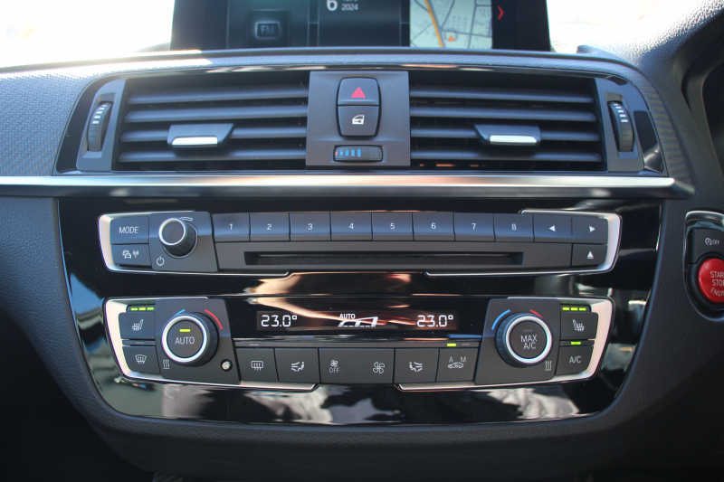 BMW Mシリーズ M2 ｺﾝﾍﾟﾃｨｼｮﾝ MDCT 410馬力 S55ｴﾝｼﾞﾝ LEDﾍｯﾄﾞﾗｲﾄ ﾋｰﾀｰ黒革 Mｼｰﾄﾍﾞﾙﾄ ﾊｰﾏﾝｶｰﾄﾞﾝ ﾀｯﾁﾊﾟﾈﾙ対応HDDﾅﾋﾞｺﾝﾍﾟ専用19AW&ﾃﾞﾌ 衝突軽減ﾌﾞﾚｰｷ 車線逸脱警告 歩行者警告 2年保証