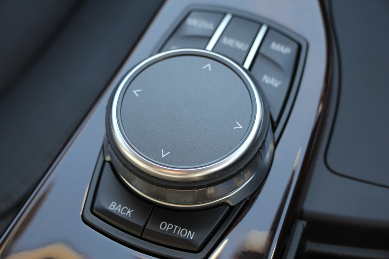 BMW 3シリーズ 320d ﾗｸﾞｼﾞｭｱﾘｰ 最終ﾓﾃﾞﾙ 真珠色 新ｴﾝｼﾞﾝ ﾀｯﾁﾊﾟﾈﾙ対応ﾅﾋﾞﾋｰﾀｰ黒革 LEDﾍｯﾄﾞﾗｲﾄ&ﾃｰﾙ 追従ACC ﾚｰﾝﾁｪﾝｼﾞ警告 衝突軽減ﾌﾞﾚｰｷ ﾀｯﾁﾊﾟｯﾄﾞ対応HDDﾅﾋﾞBluetooth接続 Bｶﾒﾗ ｽﾏｰﾄｷｰ 新ﾙｰﾑﾐﾗｰ 2年保証