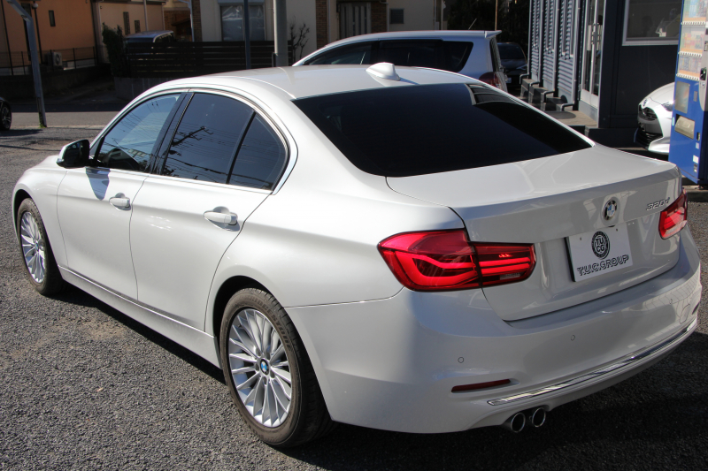 BMW 3シリーズ 320d ﾗｸﾞｼﾞｭｱﾘｰ 最終ﾓﾃﾞﾙ 真珠色 新ｴﾝｼﾞﾝ ﾀｯﾁﾊﾟﾈﾙ対応ﾅﾋﾞﾋｰﾀｰ黒革 LEDﾍｯﾄﾞﾗｲﾄ&ﾃｰﾙ 追従ACC ﾚｰﾝﾁｪﾝｼﾞ警告 衝突軽減ﾌﾞﾚｰｷ ﾀｯﾁﾊﾟｯﾄﾞ対応HDDﾅﾋﾞBluetooth接続 Bｶﾒﾗ ｽﾏｰﾄｷｰ 新ﾙｰﾑﾐﾗｰ 2年保証