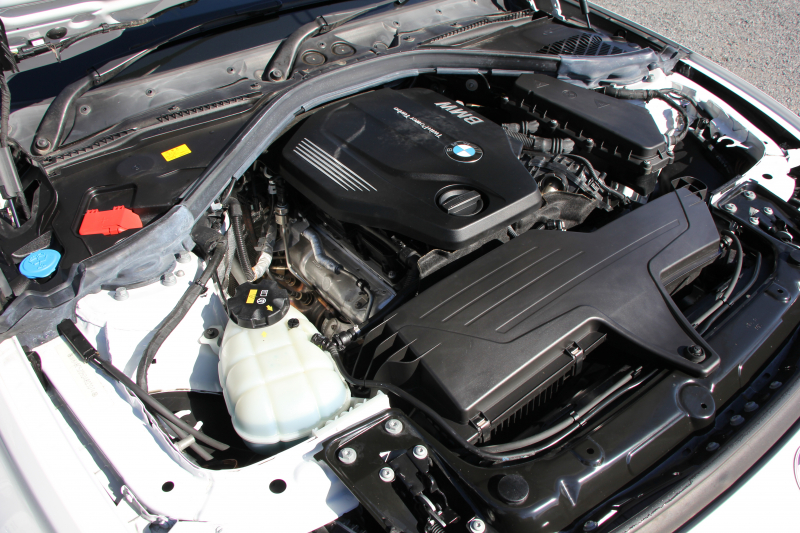 BMW 3シリーズ 320d ﾗｸﾞｼﾞｭｱﾘｰ 最終ﾓﾃﾞﾙ 真珠色 新ｴﾝｼﾞﾝ ﾀｯﾁﾊﾟﾈﾙ対応ﾅﾋﾞﾋｰﾀｰ黒革 LEDﾍｯﾄﾞﾗｲﾄ&ﾃｰﾙ 追従ACC ﾚｰﾝﾁｪﾝｼﾞ警告 衝突軽減ﾌﾞﾚｰｷ ﾀｯﾁﾊﾟｯﾄﾞ対応HDDﾅﾋﾞBluetooth接続 Bｶﾒﾗ ｽﾏｰﾄｷｰ 新ﾙｰﾑﾐﾗｰ 2年保証