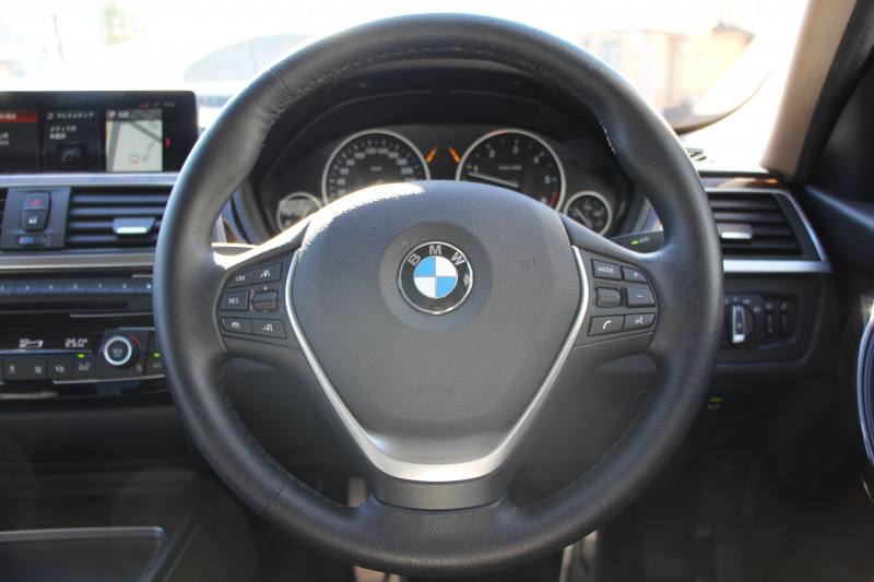 BMW 3シリーズ 320d ﾗｸﾞｼﾞｭｱﾘｰ 最終ﾓﾃﾞﾙ 真珠色 新ｴﾝｼﾞﾝ ﾀｯﾁﾊﾟﾈﾙ対応ﾅﾋﾞﾋｰﾀｰ黒革 LEDﾍｯﾄﾞﾗｲﾄ&ﾃｰﾙ 追従ACC ﾚｰﾝﾁｪﾝｼﾞ警告 衝突軽減ﾌﾞﾚｰｷ ﾀｯﾁﾊﾟｯﾄﾞ対応HDDﾅﾋﾞBluetooth接続 Bｶﾒﾗ ｽﾏｰﾄｷｰ 新ﾙｰﾑﾐﾗｰ 2年保証