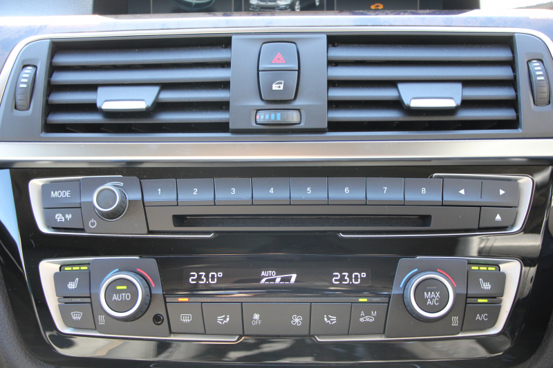 BMW 3シリーズ 320d ﾗｸﾞｼﾞｭｱﾘｰ 最終ﾓﾃﾞﾙ 真珠色 新ｴﾝｼﾞﾝ ﾀｯﾁﾊﾟﾈﾙ対応ﾅﾋﾞﾋｰﾀｰ黒革 LEDﾍｯﾄﾞﾗｲﾄ&ﾃｰﾙ 追従ACC ﾚｰﾝﾁｪﾝｼﾞ警告 衝突軽減ﾌﾞﾚｰｷ ﾀｯﾁﾊﾟｯﾄﾞ対応HDDﾅﾋﾞBluetooth接続 Bｶﾒﾗ ｽﾏｰﾄｷｰ 新ﾙｰﾑﾐﾗｰ 2年保証