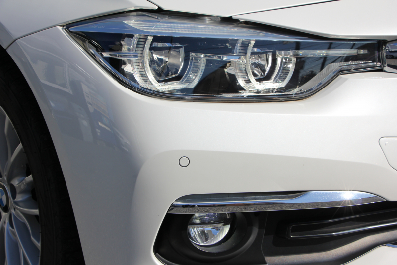 BMW 3シリーズ 320d ﾗｸﾞｼﾞｭｱﾘｰ 最終ﾓﾃﾞﾙ 真珠色 新ｴﾝｼﾞﾝ ﾀｯﾁﾊﾟﾈﾙ対応ﾅﾋﾞﾋｰﾀｰ黒革 LEDﾍｯﾄﾞﾗｲﾄ&ﾃｰﾙ 追従ACC ﾚｰﾝﾁｪﾝｼﾞ警告 衝突軽減ﾌﾞﾚｰｷ ﾀｯﾁﾊﾟｯﾄﾞ対応HDDﾅﾋﾞBluetooth接続 Bｶﾒﾗ ｽﾏｰﾄｷｰ 新ﾙｰﾑﾐﾗｰ 2年保証