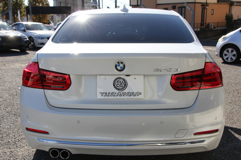 BMW 3シリーズ 320d ﾗｸﾞｼﾞｭｱﾘｰ 最終ﾓﾃﾞﾙ 真珠色 新ｴﾝｼﾞﾝ ﾀｯﾁﾊﾟﾈﾙ対応ﾅﾋﾞﾋｰﾀｰ黒革 LEDﾍｯﾄﾞﾗｲﾄ&ﾃｰﾙ 追従ACC ﾚｰﾝﾁｪﾝｼﾞ警告 衝突軽減ﾌﾞﾚｰｷ ﾀｯﾁﾊﾟｯﾄﾞ対応HDDﾅﾋﾞBluetooth接続 Bｶﾒﾗ ｽﾏｰﾄｷｰ 新ﾙｰﾑﾐﾗｰ 2年保証