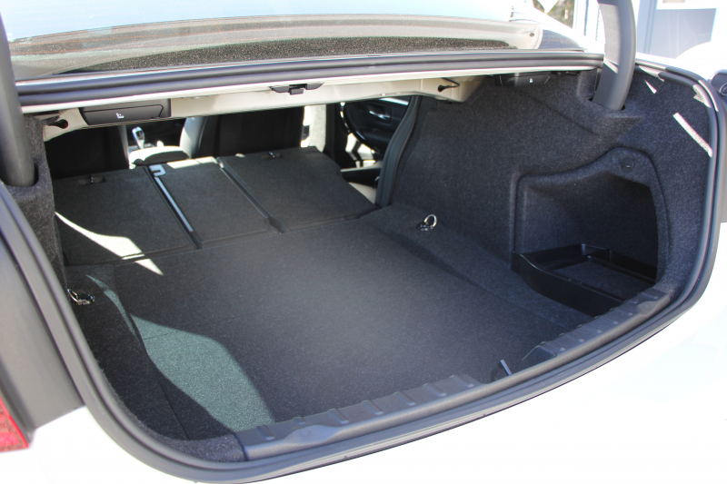 BMW 3シリーズ 320d ﾗｸﾞｼﾞｭｱﾘｰ 最終ﾓﾃﾞﾙ 真珠色 新ｴﾝｼﾞﾝ ﾀｯﾁﾊﾟﾈﾙ対応ﾅﾋﾞﾋｰﾀｰ黒革 LEDﾍｯﾄﾞﾗｲﾄ&ﾃｰﾙ 追従ACC ﾚｰﾝﾁｪﾝｼﾞ警告 衝突軽減ﾌﾞﾚｰｷ ﾀｯﾁﾊﾟｯﾄﾞ対応HDDﾅﾋﾞBluetooth接続 Bｶﾒﾗ ｽﾏｰﾄｷｰ 新ﾙｰﾑﾐﾗｰ 2年保証