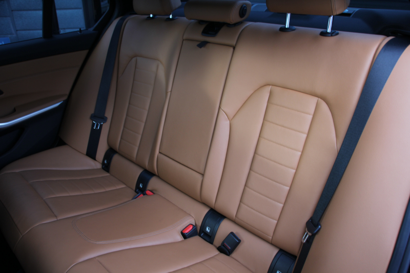 BMW 3シリーズ 320i Mｽﾎﾟｰﾂ ﾊｲﾗｲﾝ&ｺﾝﾌｫｰﾄP ｺﾆｬｯｸﾚｻﾞｰ ｼｰﾄﾋｰﾀｰ ﾗﾝﾊﾞｰｻﾎﾟｰﾄ 360度ｶﾒﾗ 追従ACC ｽﾃｱﾘﾝｸﾞｻﾎﾟｰﾄ BMWﾗｲﾌﾞｺｯｸﾋﾟｯﾄﾞApplecarplay対応 ﾀｯﾁﾊﾟﾈﾙHDDﾅﾋﾞ電動ﾄﾗﾝｸ 後退ｱｼｽﾄ DｱｼｽﾄPRO 2年保証