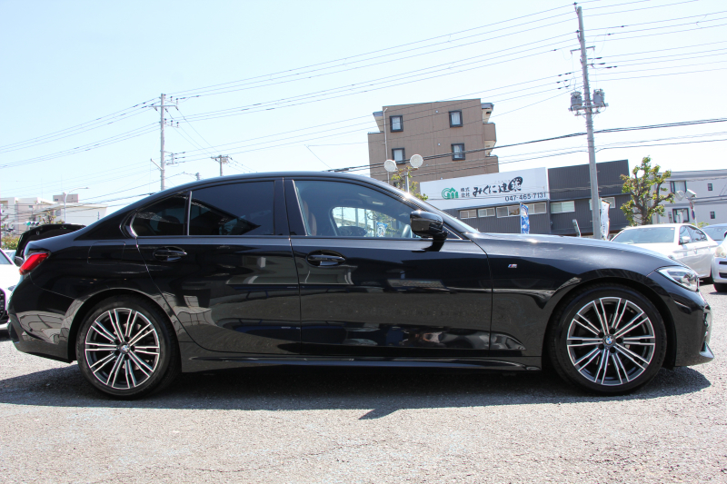 BMW 3シリーズ 320i Mｽﾎﾟｰﾂ ﾊｲﾗｲﾝ&ｺﾝﾌｫｰﾄP ｺﾆｬｯｸﾚｻﾞｰ ｼｰﾄﾋｰﾀｰ ﾗﾝﾊﾞｰｻﾎﾟｰﾄ 360度ｶﾒﾗ 追従ACC ｽﾃｱﾘﾝｸﾞｻﾎﾟｰﾄ BMWﾗｲﾌﾞｺｯｸﾋﾟｯﾄﾞApplecarplay対応 ﾀｯﾁﾊﾟﾈﾙHDDﾅﾋﾞ電動ﾄﾗﾝｸ 後退ｱｼｽﾄ DｱｼｽﾄPRO 2年保証