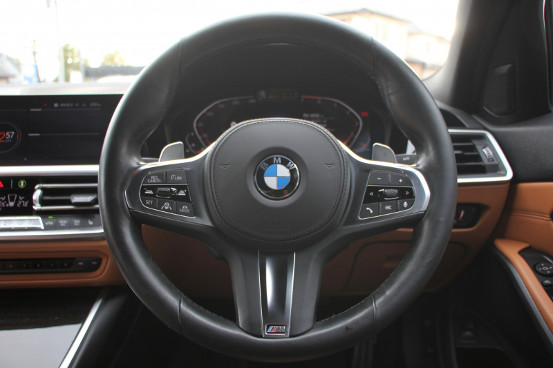 BMW 3シリーズ 320i Mｽﾎﾟｰﾂ ﾊｲﾗｲﾝ&ｺﾝﾌｫｰﾄP ｺﾆｬｯｸﾚｻﾞｰ ｼｰﾄﾋｰﾀｰ ﾗﾝﾊﾞｰｻﾎﾟｰﾄ 360度ｶﾒﾗ 追従ACC ｽﾃｱﾘﾝｸﾞｻﾎﾟｰﾄ BMWﾗｲﾌﾞｺｯｸﾋﾟｯﾄﾞApplecarplay対応 ﾀｯﾁﾊﾟﾈﾙHDDﾅﾋﾞ電動ﾄﾗﾝｸ 後退ｱｼｽﾄ DｱｼｽﾄPRO 2年保証