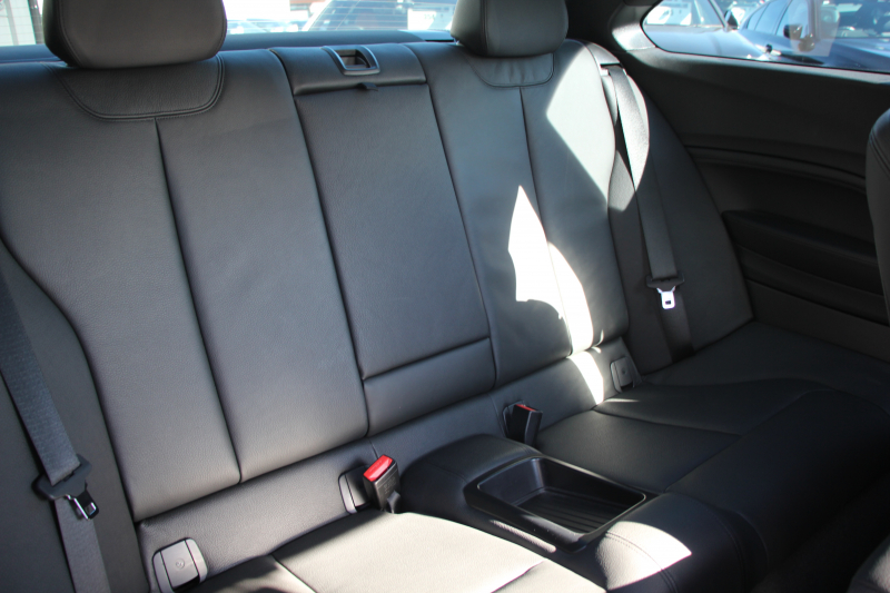 BMW 2シリーズ M235i ｸｰﾍﾟ1ｵﾅ 直6ﾀｰﾎﾞ326馬力 ﾋｰﾀｰ黒革 ｱﾀﾞﾌﾟﾃｨﾌﾞMｻｽ 専用ﾌﾞﾚｰｷ ﾌﾙｾｸﾞTV Bｶﾒﾗ&ﾘｱPDC 衝突軽減ﾌﾞﾚｰｷ 車線逸脱警告 歩行者警告 ﾌﾞﾚｰｷ付ｸﾙｺﾝ HDDﾅﾋﾞBluetooth接続 ｽﾏｰﾄｷｰ 18AW 2年保証