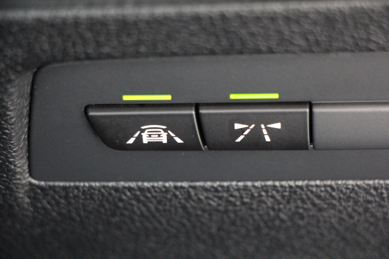 BMW 2シリーズ M235i ｸｰﾍﾟ1ｵﾅ 直6ﾀｰﾎﾞ326馬力 ﾋｰﾀｰ黒革 ｱﾀﾞﾌﾟﾃｨﾌﾞMｻｽ 専用ﾌﾞﾚｰｷ ﾌﾙｾｸﾞTV Bｶﾒﾗ&ﾘｱPDC 衝突軽減ﾌﾞﾚｰｷ 車線逸脱警告 歩行者警告 ﾌﾞﾚｰｷ付ｸﾙｺﾝ HDDﾅﾋﾞBluetooth接続 ｽﾏｰﾄｷｰ 18AW 2年保証