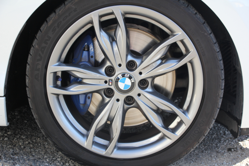 BMW 2シリーズ M235i ｸｰﾍﾟ1ｵﾅ 直6ﾀｰﾎﾞ326馬力 ﾋｰﾀｰ黒革 ｱﾀﾞﾌﾟﾃｨﾌﾞMｻｽ 専用ﾌﾞﾚｰｷ ﾌﾙｾｸﾞTV Bｶﾒﾗ&ﾘｱPDC 衝突軽減ﾌﾞﾚｰｷ 車線逸脱警告 歩行者警告 ﾌﾞﾚｰｷ付ｸﾙｺﾝ HDDﾅﾋﾞBluetooth接続 ｽﾏｰﾄｷｰ 18AW 2年保証