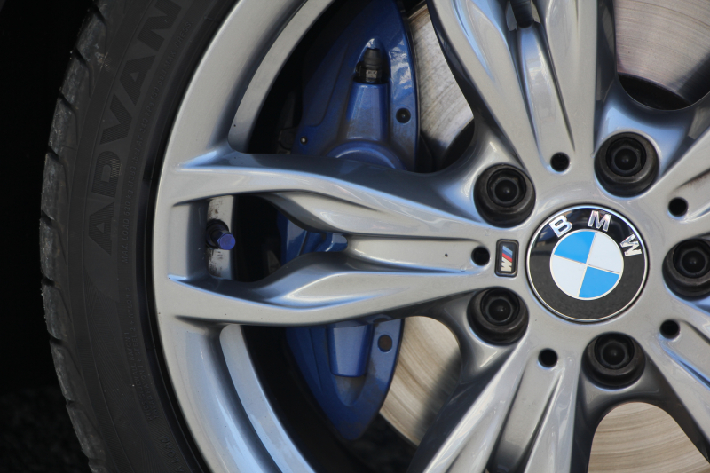 BMW 2シリーズ M235i ｸｰﾍﾟ1ｵﾅ 直6ﾀｰﾎﾞ326馬力 ﾋｰﾀｰ黒革 ｱﾀﾞﾌﾟﾃｨﾌﾞMｻｽ 専用ﾌﾞﾚｰｷ ﾌﾙｾｸﾞTV Bｶﾒﾗ&ﾘｱPDC 衝突軽減ﾌﾞﾚｰｷ 車線逸脱警告 歩行者警告 ﾌﾞﾚｰｷ付ｸﾙｺﾝ HDDﾅﾋﾞBluetooth接続 ｽﾏｰﾄｷｰ 18AW 2年保証