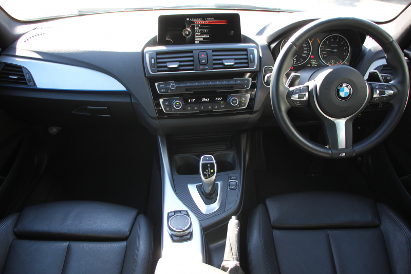 BMW 2シリーズ M235i ｸｰﾍﾟ1ｵﾅ 直6ﾀｰﾎﾞ326馬力 ﾋｰﾀｰ黒革 ｱﾀﾞﾌﾟﾃｨﾌﾞMｻｽ 専用ﾌﾞﾚｰｷ ﾌﾙｾｸﾞTV Bｶﾒﾗ&ﾘｱPDC 衝突軽減ﾌﾞﾚｰｷ 車線逸脱警告 歩行者警告 ﾌﾞﾚｰｷ付ｸﾙｺﾝ HDDﾅﾋﾞBluetooth接続 ｽﾏｰﾄｷｰ 18AW 2年保証