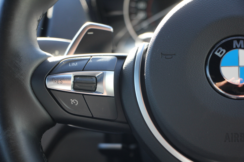 BMW 2シリーズ M235i ｸｰﾍﾟ1ｵﾅ 直6ﾀｰﾎﾞ326馬力 ﾋｰﾀｰ黒革 ｱﾀﾞﾌﾟﾃｨﾌﾞMｻｽ 専用ﾌﾞﾚｰｷ ﾌﾙｾｸﾞTV Bｶﾒﾗ&ﾘｱPDC 衝突軽減ﾌﾞﾚｰｷ 車線逸脱警告 歩行者警告 ﾌﾞﾚｰｷ付ｸﾙｺﾝ HDDﾅﾋﾞBluetooth接続 ｽﾏｰﾄｷｰ 18AW 2年保証