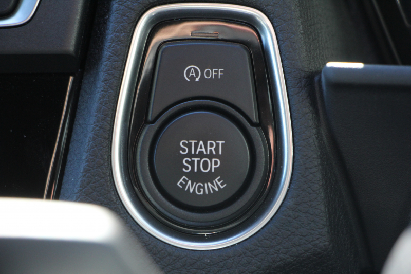 BMW 2シリーズ M235i ｸｰﾍﾟ1ｵﾅ 直6ﾀｰﾎﾞ326馬力 ﾋｰﾀｰ黒革 ｱﾀﾞﾌﾟﾃｨﾌﾞMｻｽ 専用ﾌﾞﾚｰｷ ﾌﾙｾｸﾞTV Bｶﾒﾗ&ﾘｱPDC 衝突軽減ﾌﾞﾚｰｷ 車線逸脱警告 歩行者警告 ﾌﾞﾚｰｷ付ｸﾙｺﾝ HDDﾅﾋﾞBluetooth接続 ｽﾏｰﾄｷｰ 18AW 2年保証