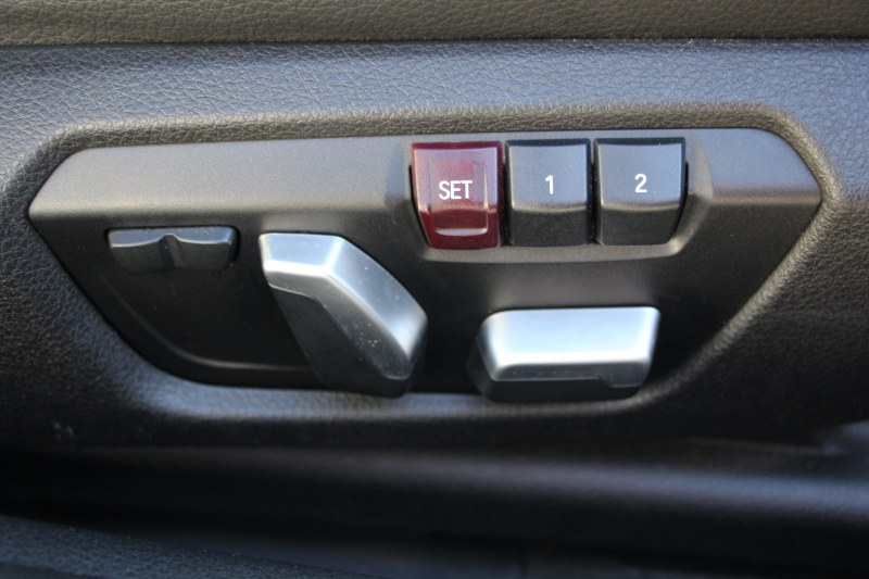 BMW 2シリーズ M235i ｸｰﾍﾟ1ｵﾅ 直6ﾀｰﾎﾞ326馬力 ﾋｰﾀｰ黒革 ｱﾀﾞﾌﾟﾃｨﾌﾞMｻｽ 専用ﾌﾞﾚｰｷ ﾌﾙｾｸﾞTV Bｶﾒﾗ&ﾘｱPDC 衝突軽減ﾌﾞﾚｰｷ 車線逸脱警告 歩行者警告 ﾌﾞﾚｰｷ付ｸﾙｺﾝ HDDﾅﾋﾞBluetooth接続 ｽﾏｰﾄｷｰ 18AW 2年保証