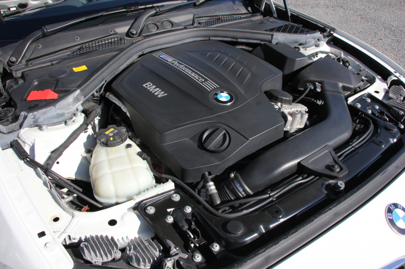 BMW 2シリーズ M235i ｸｰﾍﾟ1ｵﾅ 直6ﾀｰﾎﾞ326馬力 ﾋｰﾀｰ黒革 ｱﾀﾞﾌﾟﾃｨﾌﾞMｻｽ 専用ﾌﾞﾚｰｷ ﾌﾙｾｸﾞTV Bｶﾒﾗ&ﾘｱPDC 衝突軽減ﾌﾞﾚｰｷ 車線逸脱警告 歩行者警告 ﾌﾞﾚｰｷ付ｸﾙｺﾝ HDDﾅﾋﾞBluetooth接続 ｽﾏｰﾄｷｰ 18AW 2年保証