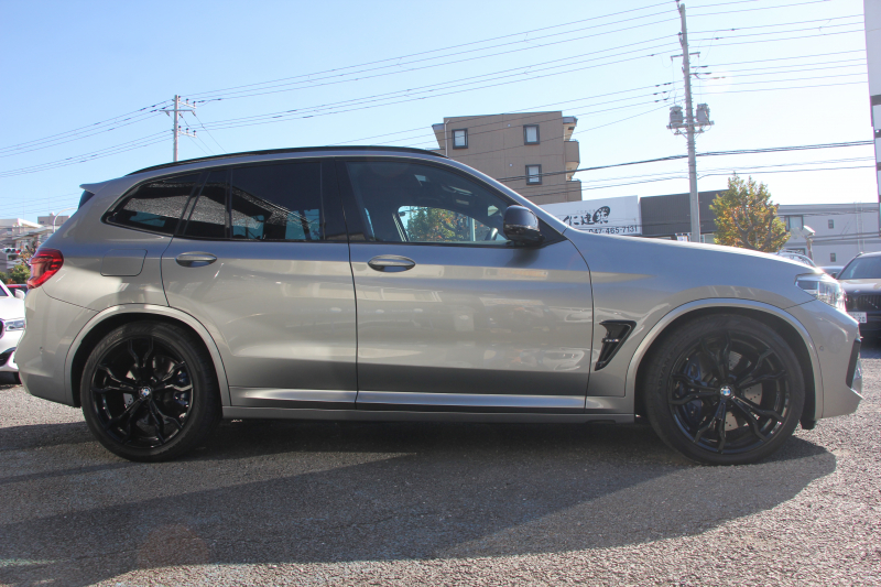 BMW Mシリーズ X3M ｺﾝﾍﾟﾃｨｼｮﾝ 4WD 510馬力 受注生産OPﾊﾟﾉﾗﾏｻﾝR ﾒﾘﾉﾚｻﾞｰ&ｱﾙｶﾝﾀｰﾗｺﾝﾋﾞｼｰﾄ 全ﾋｰﾀｰ ﾍﾞﾝﾁﾚｰｼｮﾝ ﾊｰﾏﾝｶｰﾄﾞﾝ HUD Mｽﾎﾟｰﾂｴｸﾞｿﾞｰｽﾄ 追従ACC HUD ﾃﾞｨｽﾌﾟﾚｲｷ- ｼﾞｪｽﾁｬｰC ﾘｱｼｰﾄ可倒調整 LEDﾍｯﾄﾞﾗｲﾄ 2年保証