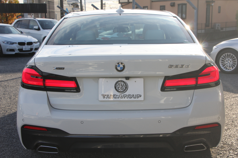 BMW 5シリーズ 523d Xdrive Mｽﾎﾟｰﾂ EDｼﾞｮｲﾌﾟﾗｽ 4WD LCI後期 ﾌｪｲｽﾘﾌﾄ後 1ｵｰﾅ ｱｲﾎﾞﾘｰﾚｻﾞｰ ﾊｰﾏﾝｶｰﾄﾞﾝｻﾗｳﾝﾄﾞ4ｿﾞｰﾝｴｱｺﾝ BMWﾗｲﾌﾞｺｯｸﾋﾟｯﾄ HUD 追従ACC ｽﾃｱﾘﾝｸﾞｻﾎﾟｰﾄ ｱﾀﾞﾌﾟﾃｨﾌﾞｻｽ Applecarplay 360度ｶﾒﾗ 2年保証