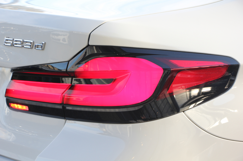 BMW 5シリーズ 523d Xdrive Mｽﾎﾟｰﾂ EDｼﾞｮｲﾌﾟﾗｽ 4WD LCI後期 ﾌｪｲｽﾘﾌﾄ後 1ｵｰﾅ ｱｲﾎﾞﾘｰﾚｻﾞｰ ﾊｰﾏﾝｶｰﾄﾞﾝｻﾗｳﾝﾄﾞ4ｿﾞｰﾝｴｱｺﾝ BMWﾗｲﾌﾞｺｯｸﾋﾟｯﾄ HUD 追従ACC ｽﾃｱﾘﾝｸﾞｻﾎﾟｰﾄ ｱﾀﾞﾌﾟﾃｨﾌﾞｻｽ Applecarplay 360度ｶﾒﾗ 2年保証