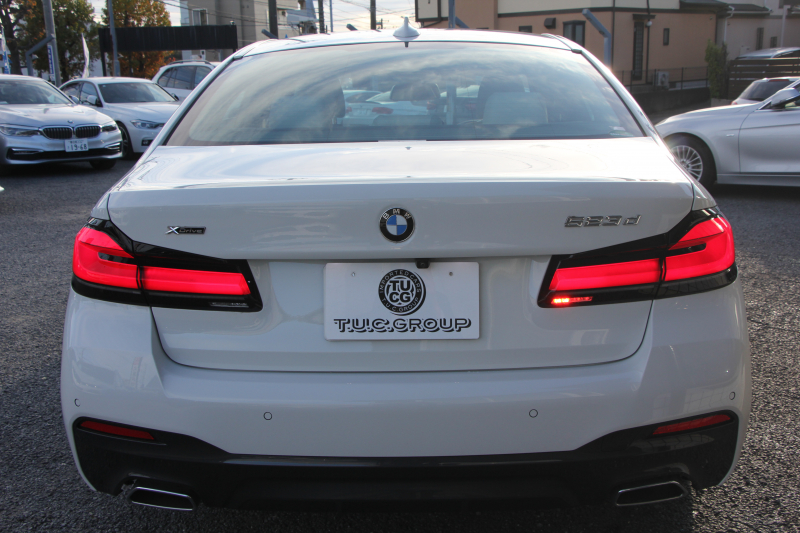 BMW 5シリーズ 523d Xdrive Mｽﾎﾟｰﾂ EDｼﾞｮｲﾌﾟﾗｽ 4WD LCI後期 ﾌｪｲｽﾘﾌﾄ後 1ｵｰﾅ ｱｲﾎﾞﾘｰﾚｻﾞｰ ﾊｰﾏﾝｶｰﾄﾞﾝｻﾗｳﾝﾄﾞ4ｿﾞｰﾝｴｱｺﾝ BMWﾗｲﾌﾞｺｯｸﾋﾟｯﾄ HUD 追従ACC ｽﾃｱﾘﾝｸﾞｻﾎﾟｰﾄ ｱﾀﾞﾌﾟﾃｨﾌﾞｻｽ Applecarplay 360度ｶﾒﾗ 2年保証