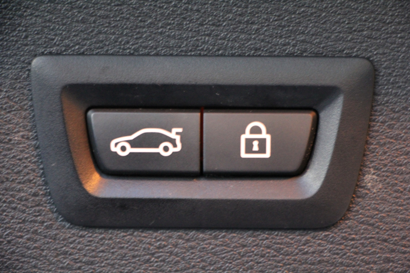 BMW X1 Xdrive18d Xﾗｲﾝ ﾊｲﾗｲﾝ ｾﾚｸﾄP 1ｵ-ﾅ LCI後期 ﾌｪｲｽﾘﾌﾄ後 ﾊﾟﾉﾗﾏｻﾝﾙｰﾌ ﾋｰﾀｰ茶革 追従ACC HUD 電動ｼｰﾄ Hi-fiｽﾋﾟｰｶｰ LEDﾍｯﾄﾞﾗｲﾄ 電動ﾄﾗﾝｸ ﾜｲﾔﾚｽ充電 ﾀｯﾁ画面ﾅﾋﾞ衝突軽減ﾌﾞﾚｰｷ 車線逸脱警告 歩行者警告 2年保証