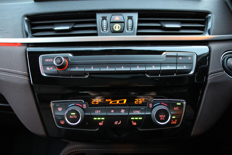 BMW X1 Xdrive18d Xﾗｲﾝ ﾊｲﾗｲﾝ ｾﾚｸﾄP 1ｵ-ﾅ LCI後期 ﾌｪｲｽﾘﾌﾄ後 ﾊﾟﾉﾗﾏｻﾝﾙｰﾌ ﾋｰﾀｰ茶革 追従ACC HUD 電動ｼｰﾄ Hi-fiｽﾋﾟｰｶｰ LEDﾍｯﾄﾞﾗｲﾄ 電動ﾄﾗﾝｸ ﾜｲﾔﾚｽ充電 ﾀｯﾁ画面ﾅﾋﾞ衝突軽減ﾌﾞﾚｰｷ 車線逸脱警告 歩行者警告 2年保証