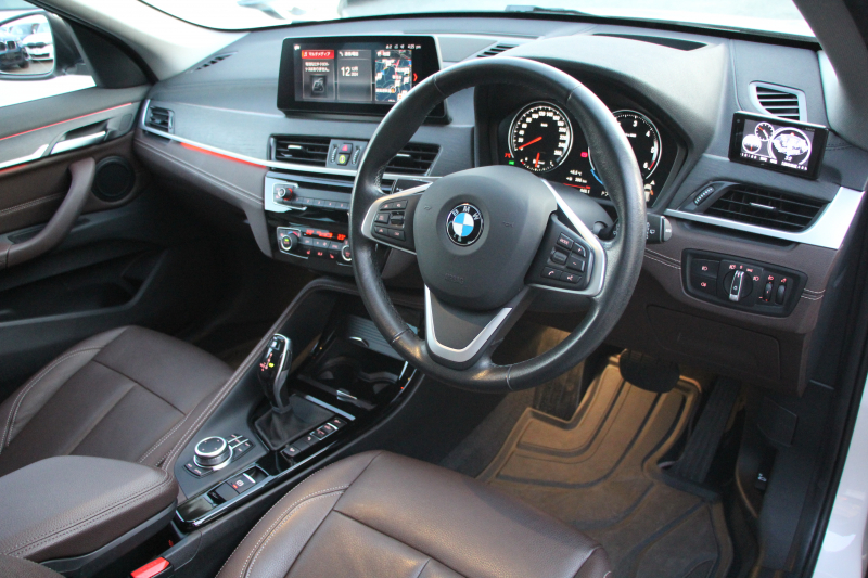 BMW X1 Xdrive18d Xﾗｲﾝ ﾊｲﾗｲﾝ ｾﾚｸﾄP 1ｵ-ﾅ LCI後期 ﾌｪｲｽﾘﾌﾄ後 ﾊﾟﾉﾗﾏｻﾝﾙｰﾌ ﾋｰﾀｰ茶革 追従ACC HUD 電動ｼｰﾄ Hi-fiｽﾋﾟｰｶｰ LEDﾍｯﾄﾞﾗｲﾄ 電動ﾄﾗﾝｸ ﾜｲﾔﾚｽ充電 ﾀｯﾁ画面ﾅﾋﾞ衝突軽減ﾌﾞﾚｰｷ 車線逸脱警告 歩行者警告 2年保証