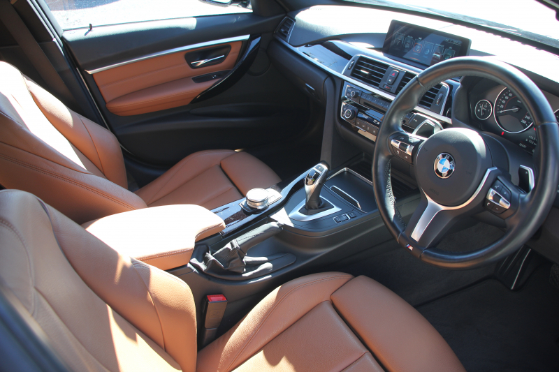 BMW 3シリーズ 320d Mｽﾎﾟｰﾂ ﾌｧｽﾄﾄﾗｯｸP LCI後期 ｻﾄﾞﾙﾌﾞﾗｳﾝﾚｻﾞｰ ｱﾀﾞﾌﾟﾃｨﾌﾞMｻｽ Mｽﾎﾟｰﾂﾌﾞﾚｰｷ 19AW HUD 追従ACC LEDﾍｯﾄﾞﾗｲﾄ LEDﾌｫｸﾞ&ﾃｰﾙ ﾌﾙｾｸﾞTV HDDﾅﾋﾞBluetooth接続 Bｶﾒﾗ ﾚｰﾝﾁｪﾝｼﾞ警告 衝突軽減ﾌﾞﾚｰｷ 2年保証