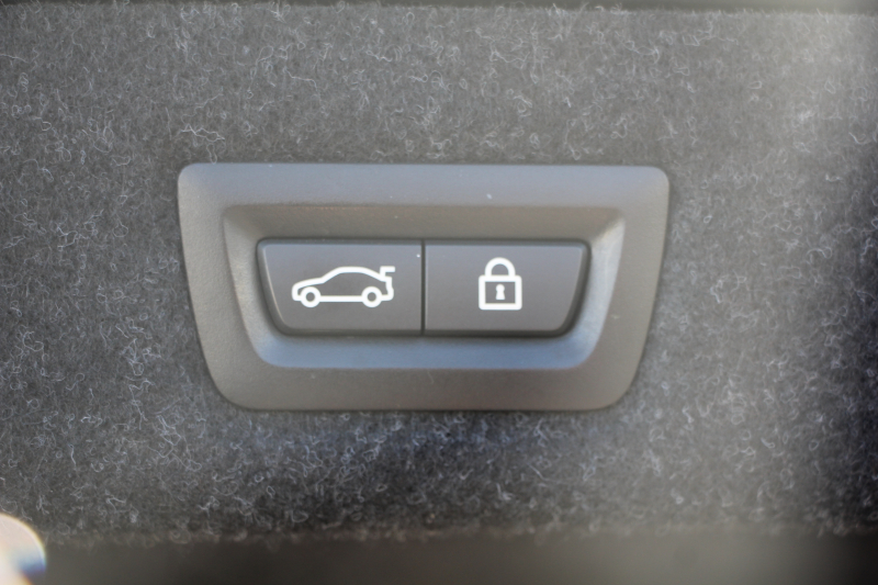 BMW 5シリーズ 523d Mｽﾎﾟｰﾂ ﾊｲﾗｲﾝ ﾃﾞﾋﾞｭｰP ｱｲﾎﾞﾘｰﾚｻﾞｰ HUD ｼﾞｪｽﾁｬｰC ｿﾌﾄｸﾛｰｽﾞﾄﾞｱ 追従ACC ｽﾃｱﾘﾝｸﾞｻﾎﾟｰﾄ ﾀｯﾁ画面HDDﾅﾋﾞTV 360度ｶﾒﾗ LEDﾍｯﾄﾞﾗｲﾄ ｵｰﾄﾊｲﾋﾞｰﾑ 電動ﾄﾗﾝｸ ｽﾏｰﾄｷｰ ﾊﾟﾄﾞﾙｼﾌﾄ 2年保証