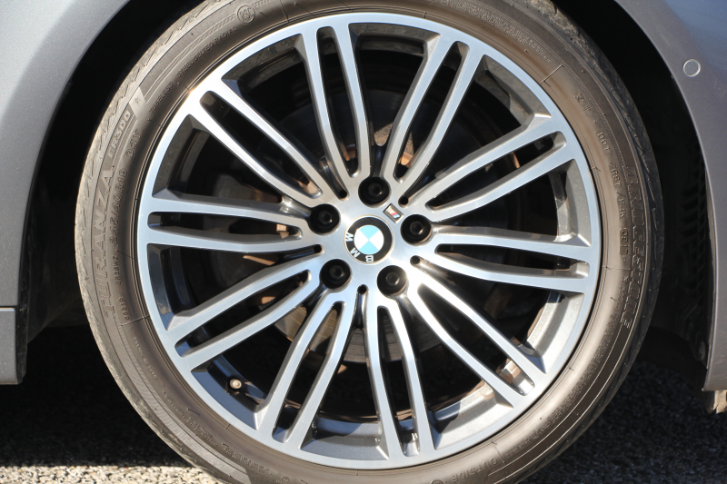 BMW 5シリーズ 523d Mｽﾎﾟｰﾂ ﾊｲﾗｲﾝ ﾃﾞﾋﾞｭｰP ｱｲﾎﾞﾘｰﾚｻﾞｰ HUD ｼﾞｪｽﾁｬｰC ｿﾌﾄｸﾛｰｽﾞﾄﾞｱ 追従ACC ｽﾃｱﾘﾝｸﾞｻﾎﾟｰﾄ ﾀｯﾁ画面HDDﾅﾋﾞTV 360度ｶﾒﾗ LEDﾍｯﾄﾞﾗｲﾄ ｵｰﾄﾊｲﾋﾞｰﾑ 電動ﾄﾗﾝｸ ｽﾏｰﾄｷｰ ﾊﾟﾄﾞﾙｼﾌﾄ 2年保証