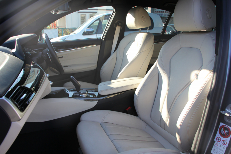 BMW 5シリーズ 523d Mｽﾎﾟｰﾂ ﾊｲﾗｲﾝ ﾃﾞﾋﾞｭｰP ｱｲﾎﾞﾘｰﾚｻﾞｰ HUD ｼﾞｪｽﾁｬｰC ｿﾌﾄｸﾛｰｽﾞﾄﾞｱ 追従ACC ｽﾃｱﾘﾝｸﾞｻﾎﾟｰﾄ ﾀｯﾁ画面HDDﾅﾋﾞTV 360度ｶﾒﾗ LEDﾍｯﾄﾞﾗｲﾄ ｵｰﾄﾊｲﾋﾞｰﾑ 電動ﾄﾗﾝｸ ｽﾏｰﾄｷｰ ﾊﾟﾄﾞﾙｼﾌﾄ 2年保証