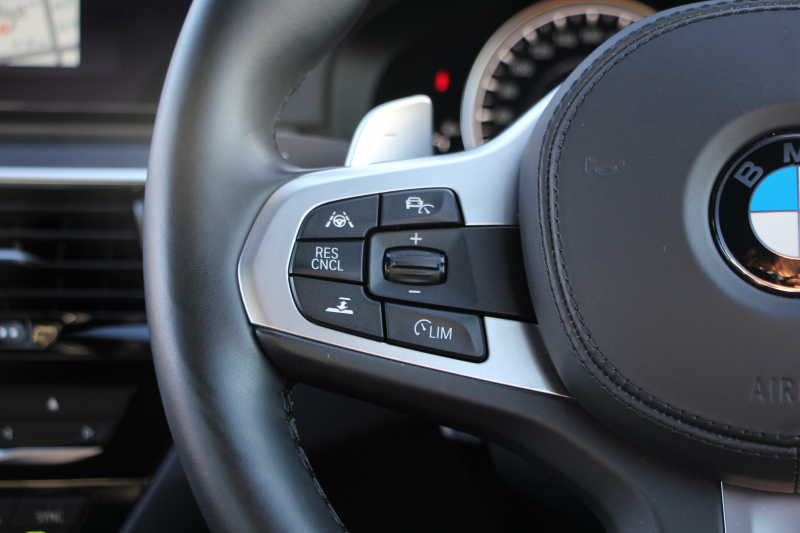 BMW 5シリーズ 530i ｴﾃﾞｨｼｮﾝﾐｯｼｮﾝｲﾝﾎﾟｯｼﾌﾞﾙ 特別仕様車 高出力 ﾅｲﾄﾌﾞﾙｰﾚｻﾞｰ ｱﾀﾞﾌﾟﾃｨﾌﾞMｻｽ HUD ﾊｰﾏﾝｶｰﾄﾞﾝ 追従ACC ｽﾃｱﾘﾝｸﾞｻﾎﾟｰﾄ ﾀｯﾁ画面HDDﾅﾋﾞTV LEDﾍｯﾄﾞﾗｲﾄ ｵｰﾄﾊｲﾋﾞｰﾑ 電動ﾘｱｹﾞｰﾄ 360度ｶﾒﾗ 全席ﾋｰﾀｰ ﾌﾞﾗｯｸ19AW 2年保証