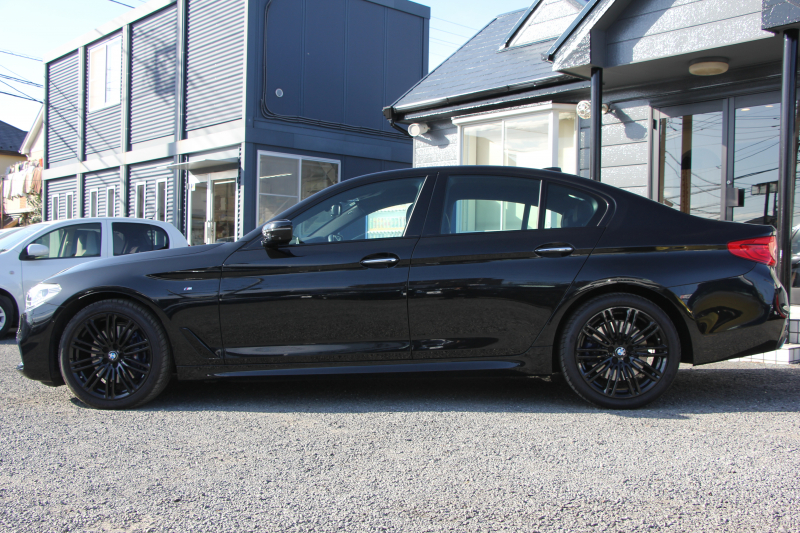 BMW 5シリーズ 530i ｴﾃﾞｨｼｮﾝﾐｯｼｮﾝｲﾝﾎﾟｯｼﾌﾞﾙ 特別仕様車 高出力 ﾅｲﾄﾌﾞﾙｰﾚｻﾞｰ ｱﾀﾞﾌﾟﾃｨﾌﾞMｻｽ HUD ﾊｰﾏﾝｶｰﾄﾞﾝ 追従ACC ｽﾃｱﾘﾝｸﾞｻﾎﾟｰﾄ ﾀｯﾁ画面HDDﾅﾋﾞTV LEDﾍｯﾄﾞﾗｲﾄ ｵｰﾄﾊｲﾋﾞｰﾑ 電動ﾘｱｹﾞｰﾄ 360度ｶﾒﾗ 全席ﾋｰﾀｰ ﾌﾞﾗｯｸ19AW 2年保証