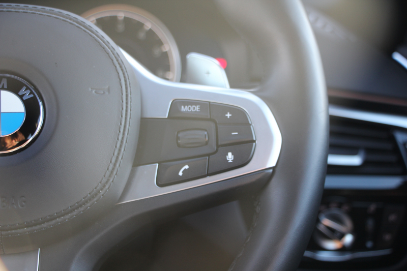 BMW 5シリーズ 530i ｴﾃﾞｨｼｮﾝﾐｯｼｮﾝｲﾝﾎﾟｯｼﾌﾞﾙ 特別仕様車 高出力 ﾅｲﾄﾌﾞﾙｰﾚｻﾞｰ ｱﾀﾞﾌﾟﾃｨﾌﾞMｻｽ HUD ﾊｰﾏﾝｶｰﾄﾞﾝ 追従ACC ｽﾃｱﾘﾝｸﾞｻﾎﾟｰﾄ ﾀｯﾁ画面HDDﾅﾋﾞTV LEDﾍｯﾄﾞﾗｲﾄ ｵｰﾄﾊｲﾋﾞｰﾑ 電動ﾘｱｹﾞｰﾄ 360度ｶﾒﾗ 全席ﾋｰﾀｰ ﾌﾞﾗｯｸ19AW 2年保証