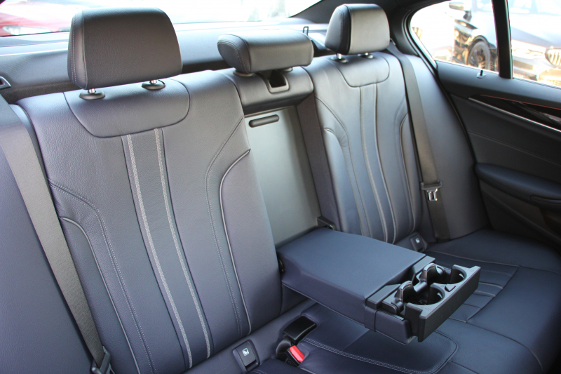 BMW 5シリーズ 530i ｴﾃﾞｨｼｮﾝﾐｯｼｮﾝｲﾝﾎﾟｯｼﾌﾞﾙ 特別仕様車 高出力 ﾅｲﾄﾌﾞﾙｰﾚｻﾞｰ ｱﾀﾞﾌﾟﾃｨﾌﾞMｻｽ HUD ﾊｰﾏﾝｶｰﾄﾞﾝ 追従ACC ｽﾃｱﾘﾝｸﾞｻﾎﾟｰﾄ ﾀｯﾁ画面HDDﾅﾋﾞTV LEDﾍｯﾄﾞﾗｲﾄ ｵｰﾄﾊｲﾋﾞｰﾑ 電動ﾘｱｹﾞｰﾄ 360度ｶﾒﾗ 全席ﾋｰﾀｰ ﾌﾞﾗｯｸ19AW 2年保証