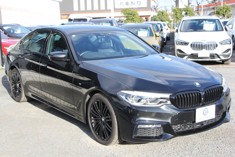 BMW 5シリーズ 530i ｴﾃﾞｨｼｮﾝﾐｯｼｮﾝｲﾝﾎﾟｯｼﾌﾞﾙ 特別仕様車 高出力 ﾅｲﾄﾌﾞﾙｰﾚｻﾞｰ ｱﾀﾞﾌﾟﾃｨﾌﾞMｻｽ HUD ﾊｰﾏﾝｶｰﾄﾞﾝ 追従ACC ｽﾃｱﾘﾝｸﾞｻﾎﾟｰﾄ ﾀｯﾁ画面HDDﾅﾋﾞTV LEDﾍｯﾄﾞﾗｲﾄ ｵｰﾄﾊｲﾋﾞｰﾑ 電動ﾘｱｹﾞｰﾄ 360度ｶﾒﾗ 全席ﾋｰﾀｰ ﾌﾞﾗｯｸ19AW 2年保証