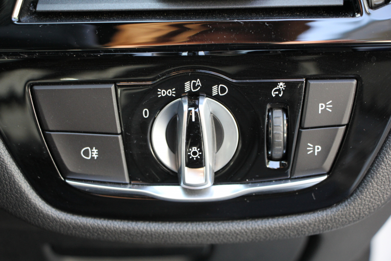 BMW 5シリーズ 523d Xdrive Mｽﾎﾟｰﾂ 新車保証R7年10月迄 4WD LCI後期 ﾌｪｲｽﾘﾌﾄ後 ﾋｰﾀｰ黒革 ｱﾀﾞﾌﾟﾃｨﾌﾞLED/H BMWﾗｲﾌﾞｺｯｸﾋﾟｯﾄ HUD 追従ACC ｽﾃｱﾘﾝｸﾞｻﾎﾟｰﾄ ｱﾀﾞﾌﾟﾃｨﾌﾞｻｽ 新iﾄﾞﾗｲﾌﾞHDDﾅﾋﾞApplecarplay対応 電動ﾄﾗﾝｸ 2年保証