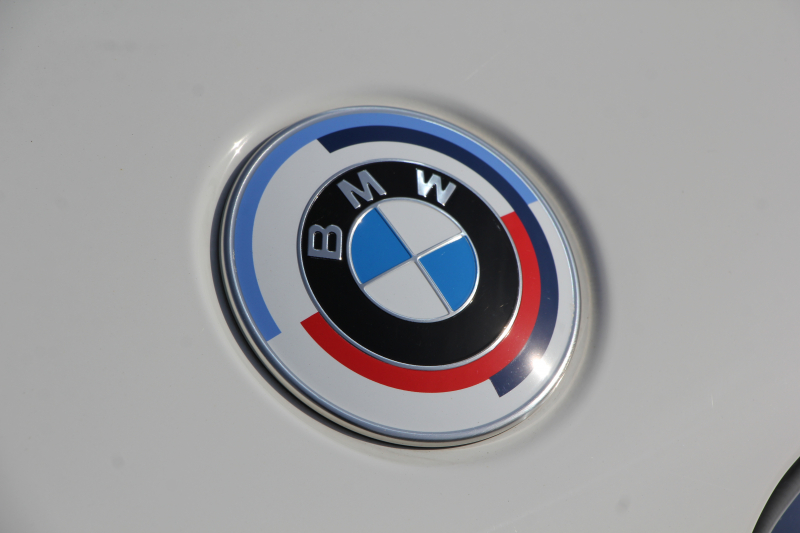 BMW 5シリーズ 523d Xdrive Mｽﾎﾟｰﾂ 新車保証R7年10月迄 4WD LCI後期 ﾌｪｲｽﾘﾌﾄ後 ﾋｰﾀｰ黒革 ｱﾀﾞﾌﾟﾃｨﾌﾞLED/H BMWﾗｲﾌﾞｺｯｸﾋﾟｯﾄ HUD 追従ACC ｽﾃｱﾘﾝｸﾞｻﾎﾟｰﾄ ｱﾀﾞﾌﾟﾃｨﾌﾞｻｽ 新iﾄﾞﾗｲﾌﾞHDDﾅﾋﾞApplecarplay対応 電動ﾄﾗﾝｸ 2年保証