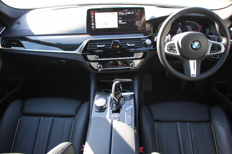 BMW 5シリーズ 523d Xdrive Mｽﾎﾟｰﾂ 新車保証R7年10月迄 4WD LCI後期 ﾌｪｲｽﾘﾌﾄ後 ﾋｰﾀｰ黒革 ｱﾀﾞﾌﾟﾃｨﾌﾞLED/H BMWﾗｲﾌﾞｺｯｸﾋﾟｯﾄ HUD 追従ACC ｽﾃｱﾘﾝｸﾞｻﾎﾟｰﾄ ｱﾀﾞﾌﾟﾃｨﾌﾞｻｽ 新iﾄﾞﾗｲﾌﾞHDDﾅﾋﾞApplecarplay対応 電動ﾄﾗﾝｸ 2年保証