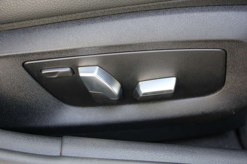 BMW 5シリーズ 523d Xdrive Mｽﾎﾟｰﾂ 新車保証R7年10月迄 4WD LCI後期 ﾌｪｲｽﾘﾌﾄ後 ﾋｰﾀｰ黒革 ｱﾀﾞﾌﾟﾃｨﾌﾞLED/H BMWﾗｲﾌﾞｺｯｸﾋﾟｯﾄ HUD 追従ACC ｽﾃｱﾘﾝｸﾞｻﾎﾟｰﾄ ｱﾀﾞﾌﾟﾃｨﾌﾞｻｽ 新iﾄﾞﾗｲﾌﾞHDDﾅﾋﾞApplecarplay対応 電動ﾄﾗﾝｸ 2年保証