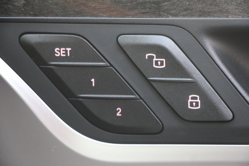 BMW X3 Xdrive20d Mｽﾎﾟｰﾂ ﾊｲﾗｲﾝ ｾﾚｸﾄP ﾊﾟﾉﾗﾏｻﾝﾙｰﾌ 全席ﾋｰﾀｰ黒革 ﾊｰﾏﾝｶｰﾄﾞﾝｻﾗｳﾝﾄﾞｵﾌﾟｼｮﾝ20AW ｱﾝﾋﾞｴﾝﾄﾗｲﾄ HUD 追従ACC ｽﾃｱﾘﾝｸﾞｻﾎﾟｰﾄ ﾀｯﾁ画面HDDﾅﾋﾞTV 360度ｶﾒﾗ LEDﾍｯﾄﾞﾗｲﾄ ｵｰﾄﾊｲﾋﾞｰﾑ 電動ﾄﾗﾝｸ 2年保証